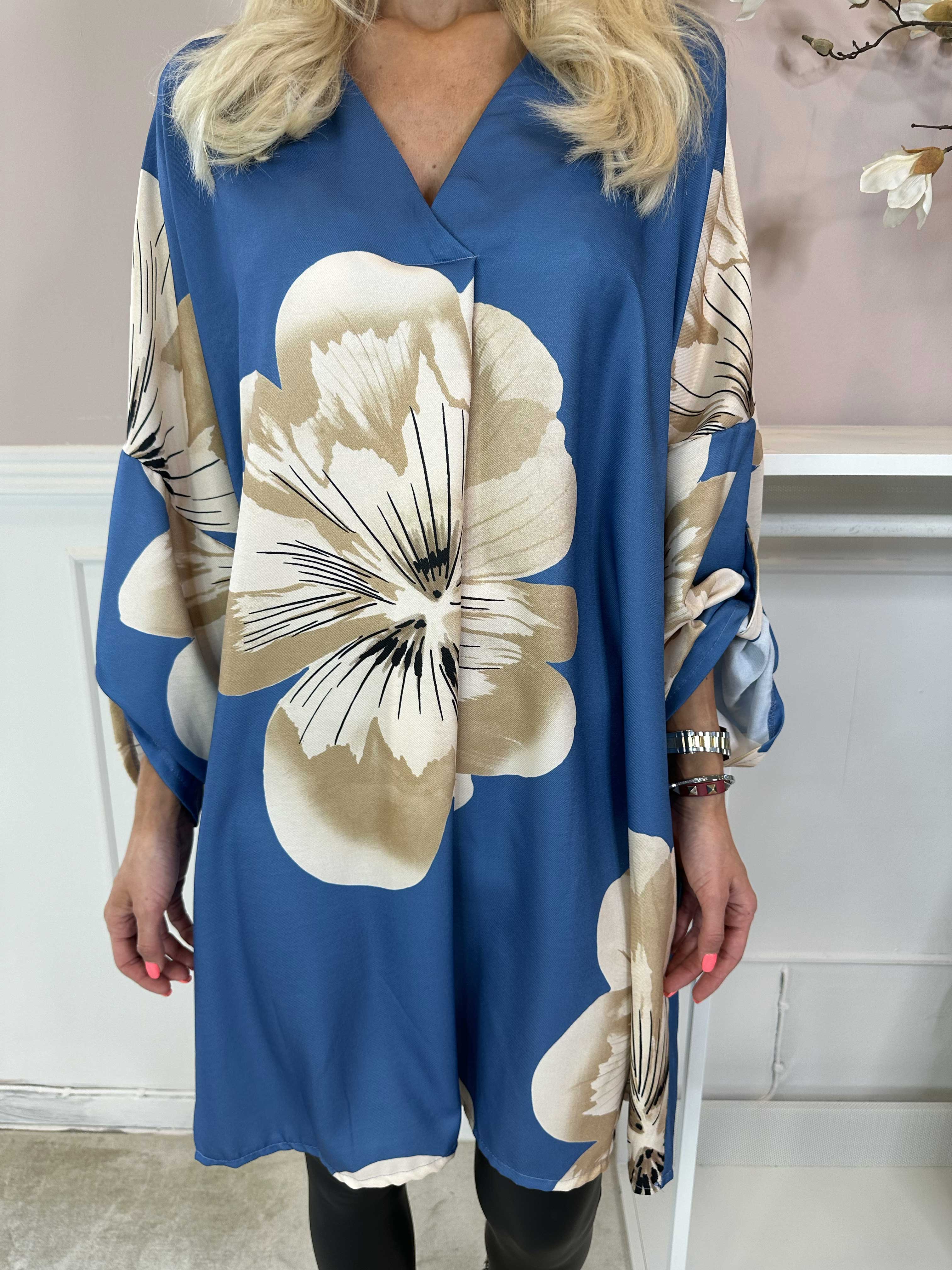 Aya L/S - Sød kjole i viskose med blomster